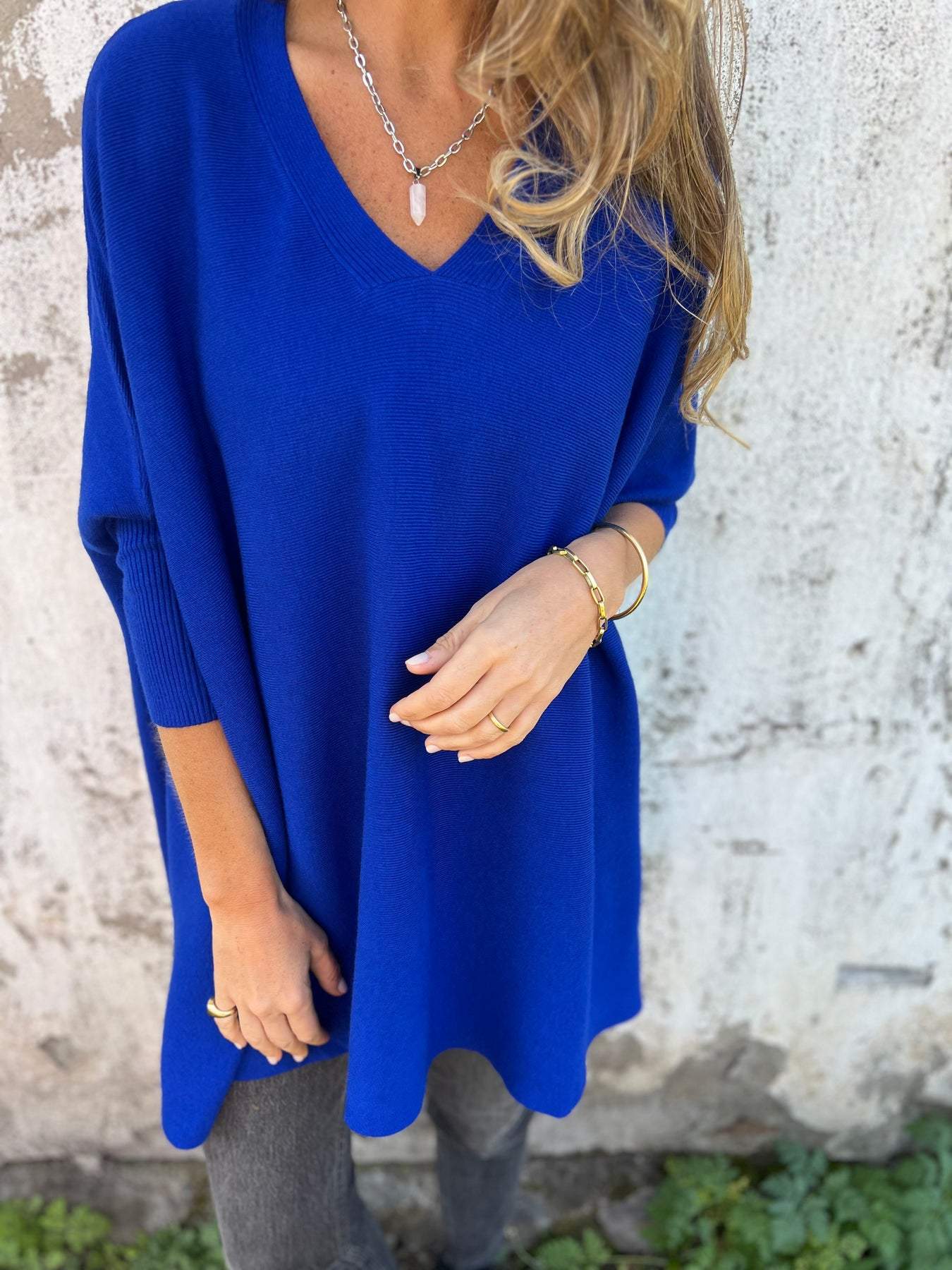 BESSY | COMFORTABLE JUMPER WITH V-NECK AND LONG SLEEVES